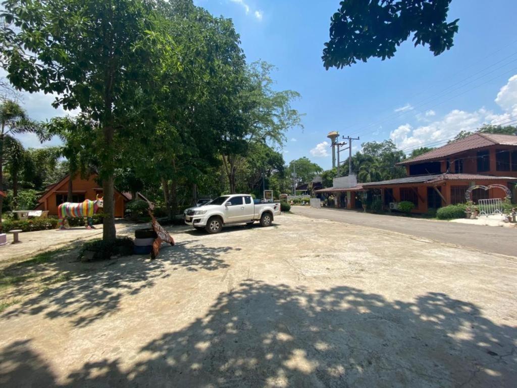 Oyo 966 Boss Khaoyai Otel Ban Bung Toei Dış mekan fotoğraf