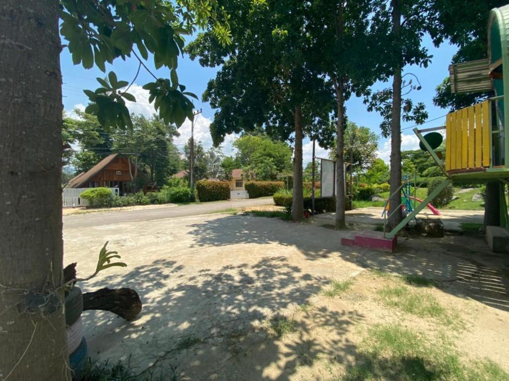 Oyo 966 Boss Khaoyai Otel Ban Bung Toei Dış mekan fotoğraf