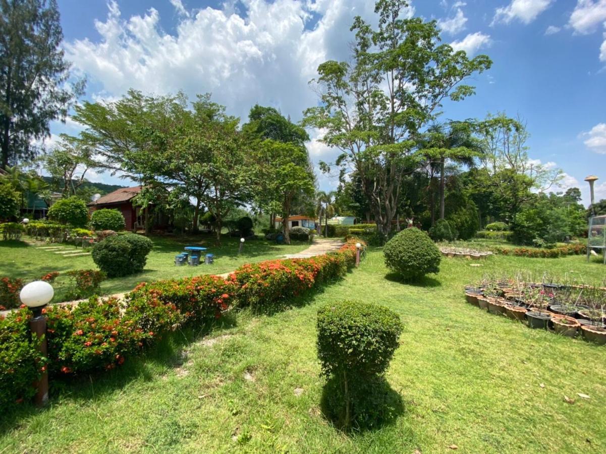 Oyo 966 Boss Khaoyai Otel Ban Bung Toei Dış mekan fotoğraf